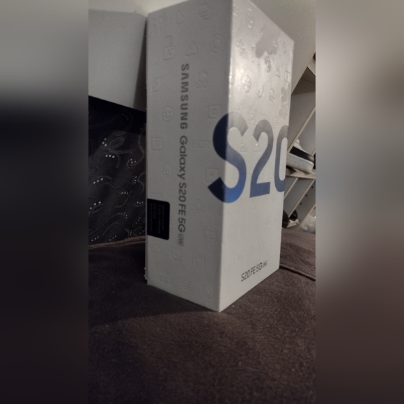 Samsung Galaxy S20 FE 5G - Picture 4 of 4